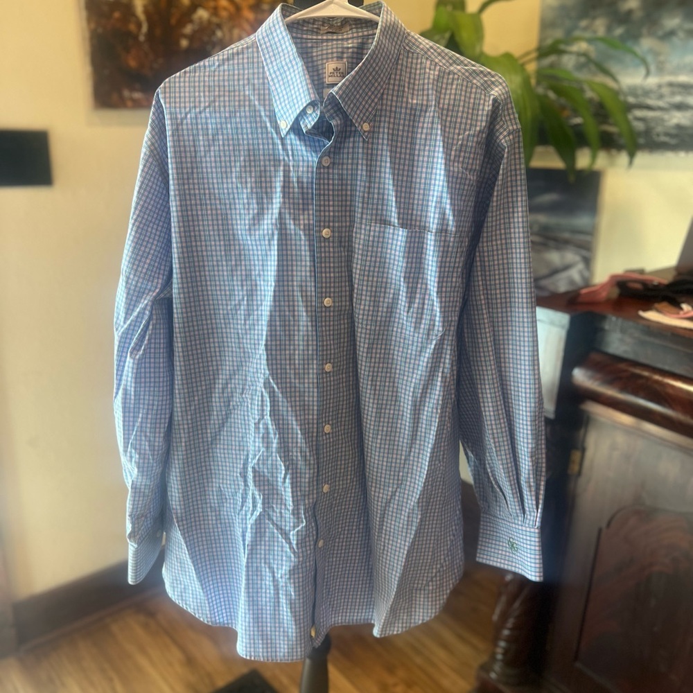Peter Millar Nanoluxe button down size XL in GUC